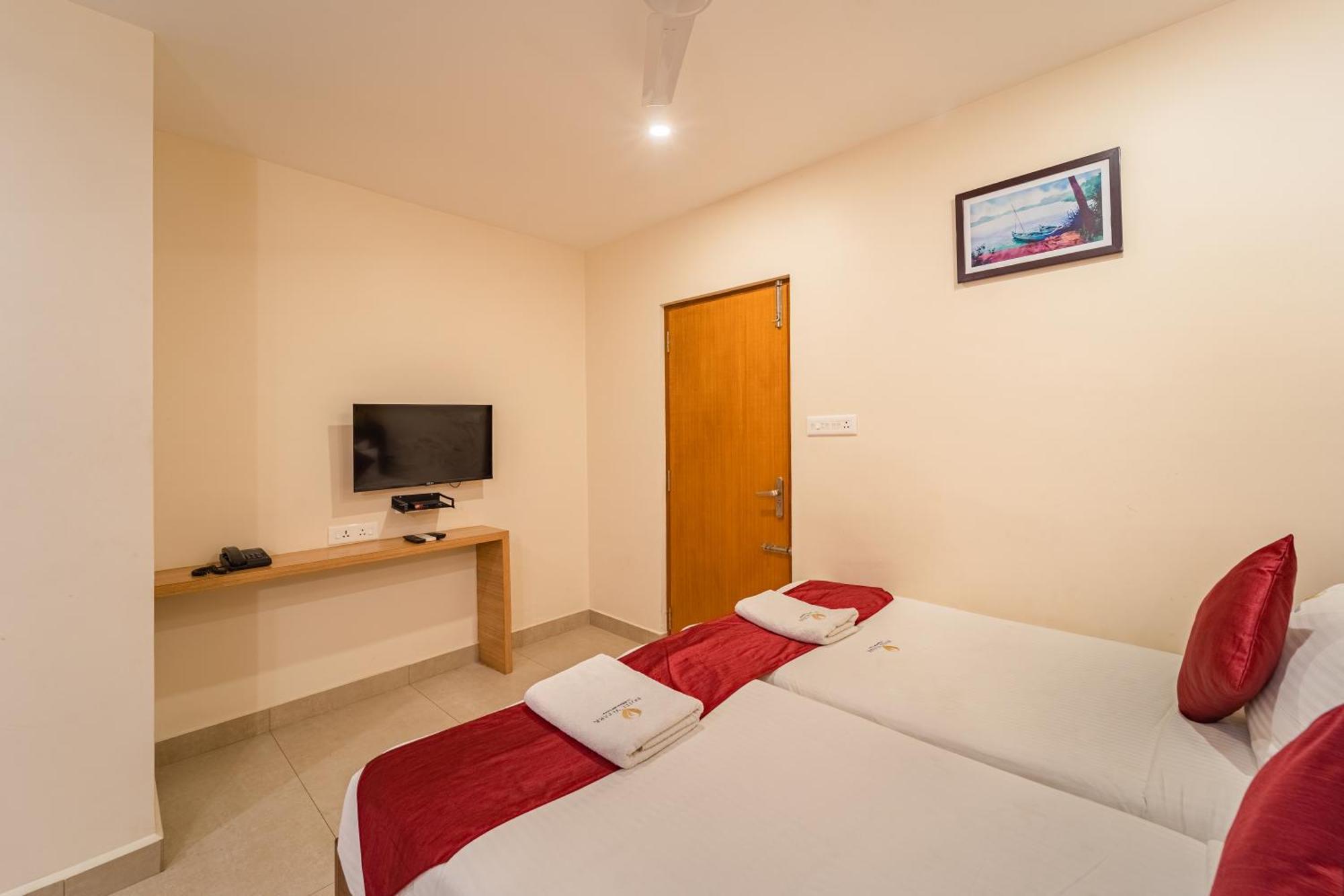 Hotel VI Park - City Centre Pondicherry Exterior photo